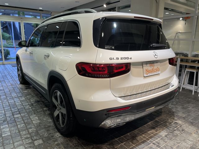 MERCEDES BENZ GLB