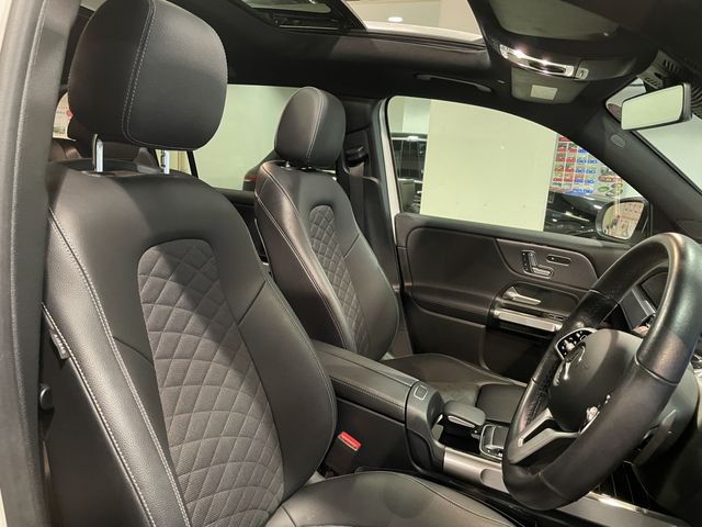 MERCEDES BENZ GLB
