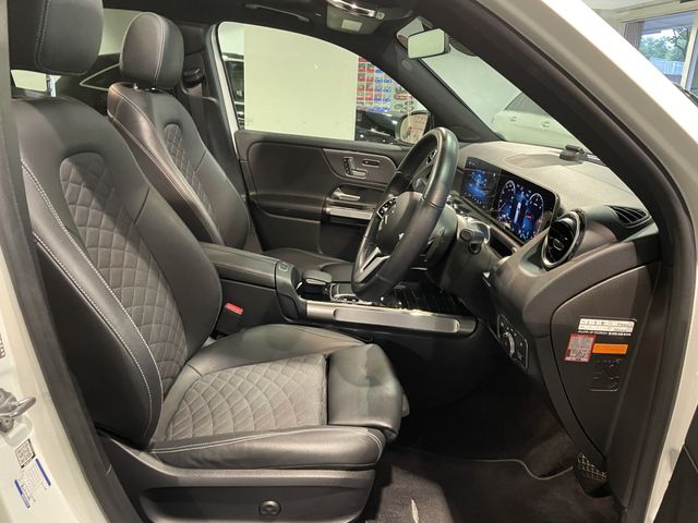 MERCEDES BENZ GLB