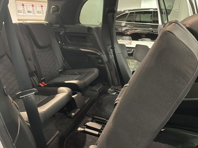 MERCEDES BENZ GLB