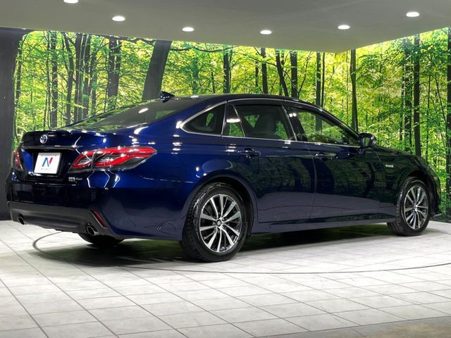 CROWN sedan hybrid 4WD