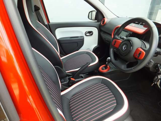 RENAULT TWINGO