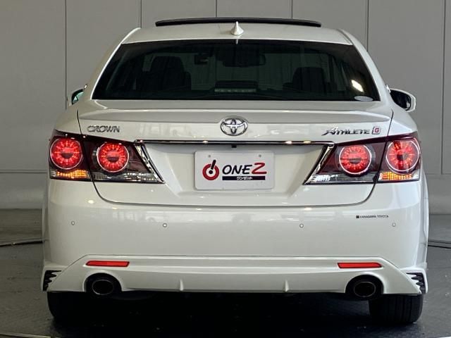 CROWN sedan