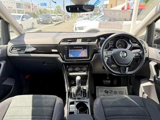 VOLKSWAGEN GOLF TOURAN