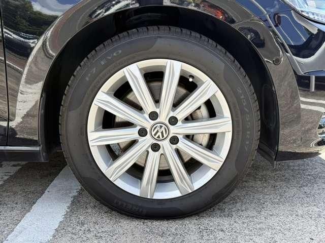 VOLKSWAGEN GOLF TOURAN