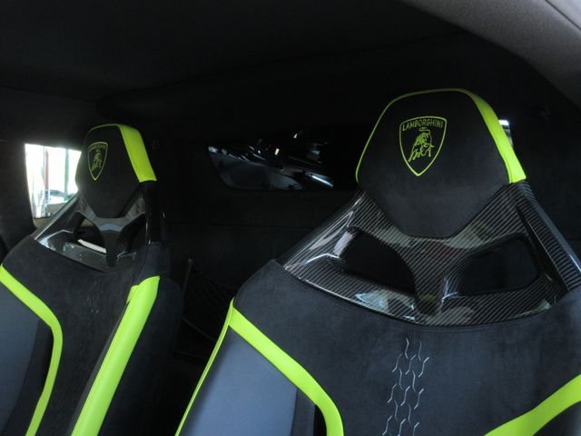 LAMBORGHINI HURACAN