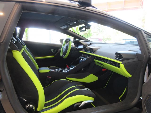 LAMBORGHINI HURACAN