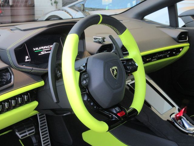 LAMBORGHINI HURACAN