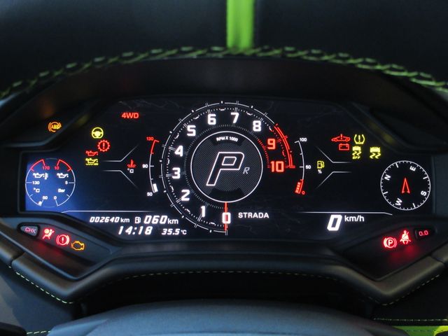 LAMBORGHINI HURACAN