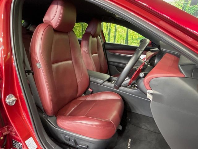 MAZDA3 FASTBACK