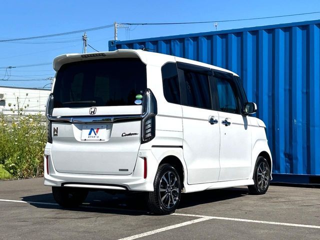 N BOX CUSTOM 4WD