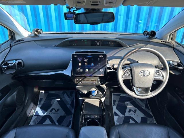 PRIUS 4WD