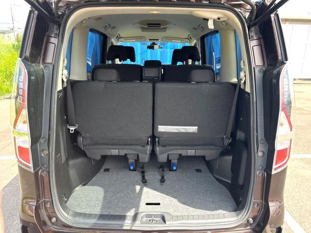 SERENA  S-HYBRID 4WD