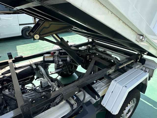 CLIPPER truck