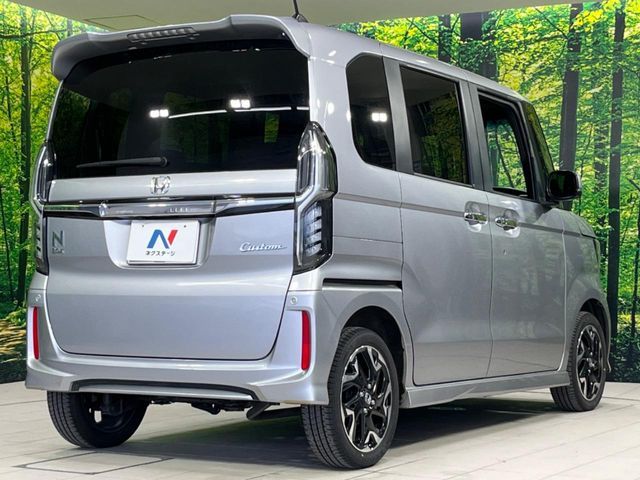 N BOX CUSTOM 4WD