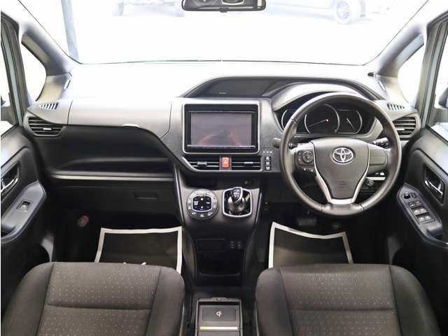 VOXY HYBRID
