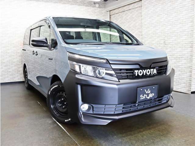 VOXY HYBRID