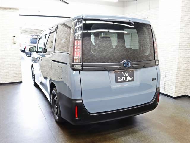 VOXY HYBRID