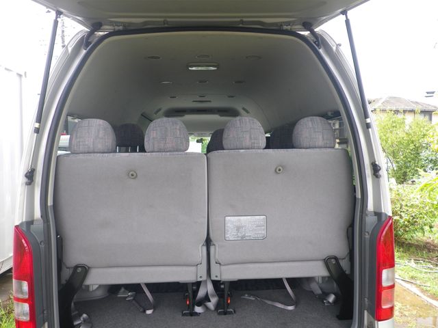 HIACE COMMUTER 4WD