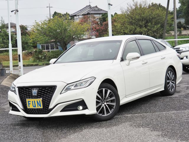 CROWN sedan hybrid 4WD
