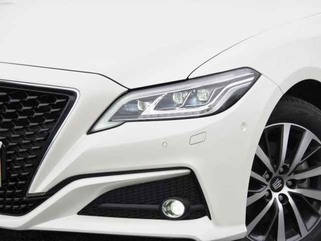 CROWN sedan hybrid 4WD