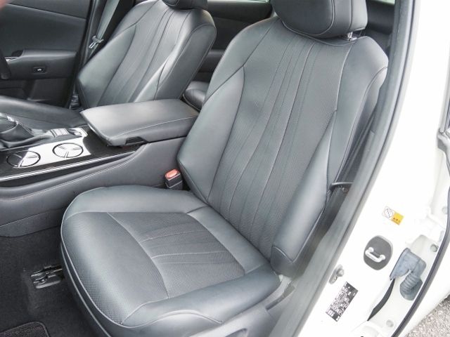 CROWN sedan hybrid 4WD