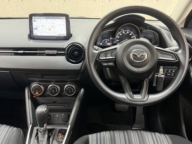 MAZDA2