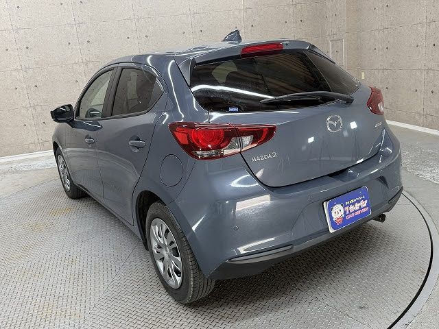 MAZDA2