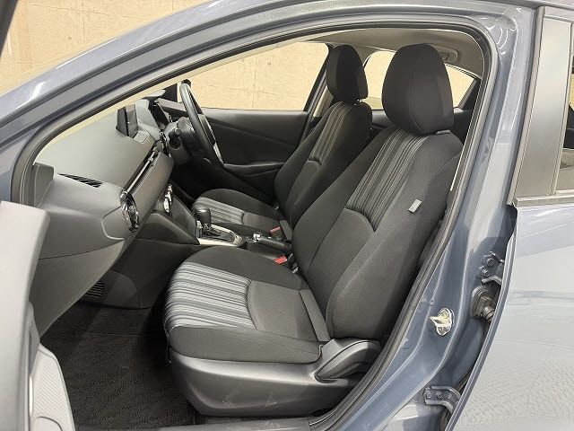 MAZDA2