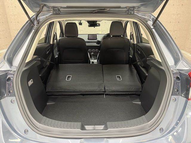 MAZDA2
