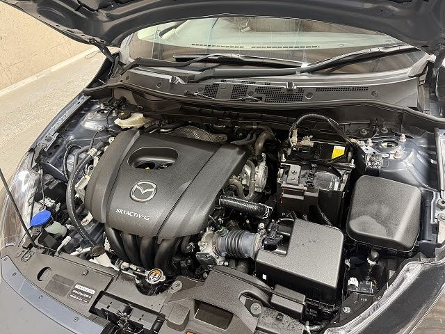 MAZDA2