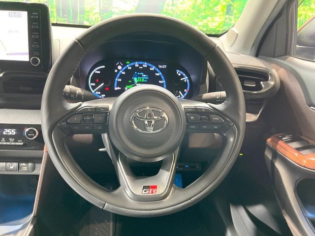 YARIS CROSS HYBRID