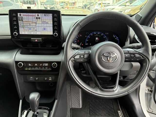 YARIS CROSS
