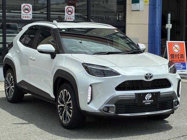 YARIS CROSS
