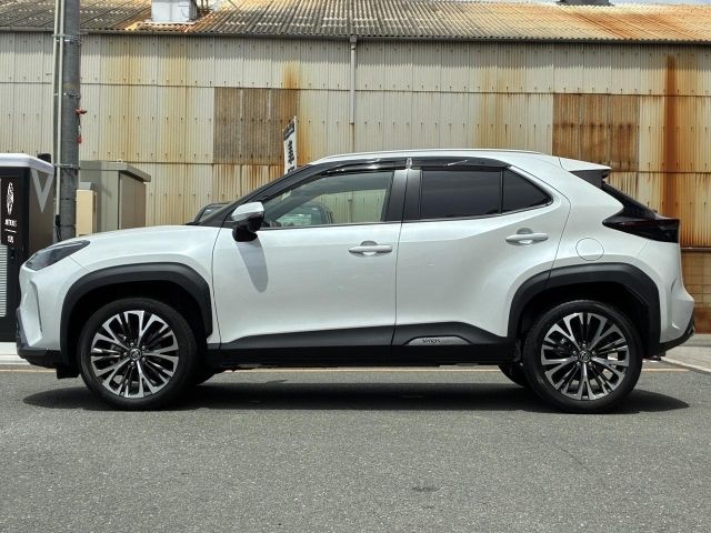 YARIS CROSS