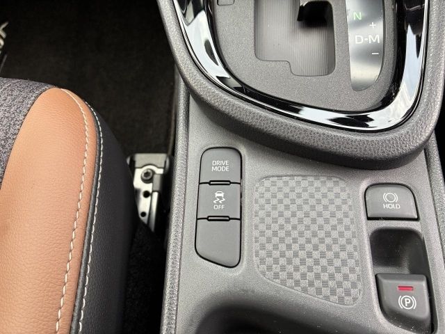 YARIS CROSS