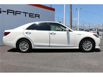 CROWN sedan hybrid