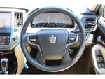 CROWN sedan hybrid