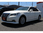 CROWN sedan hybrid