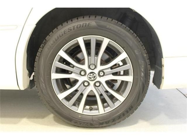 ESTIMA HYBRID 4WD