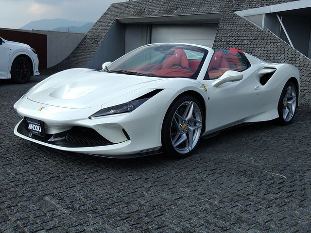 FERRARI F8 Spider