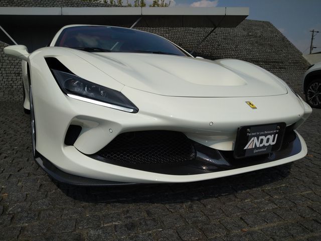 FERRARI F8 Spider