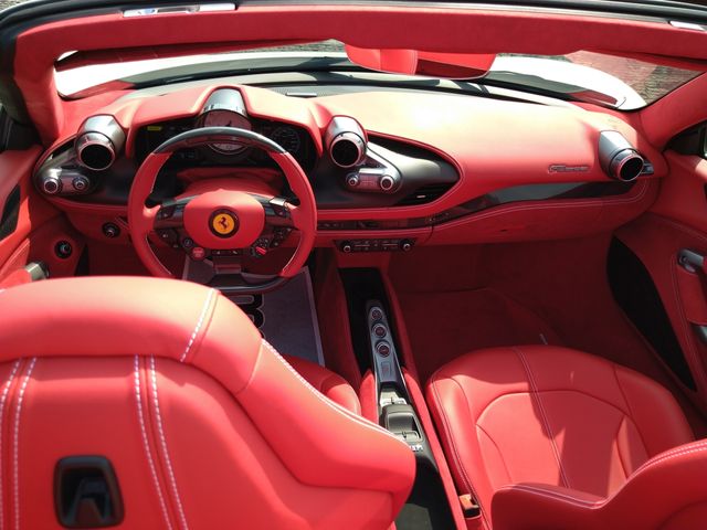 FERRARI F8 Spider