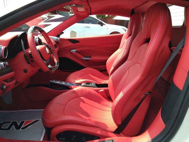 FERRARI F8 Spider