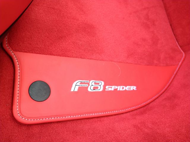 FERRARI F8 Spider