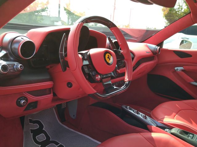 FERRARI F8 Spider