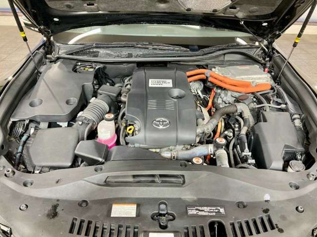 CROWN sedan hybrid 4WD