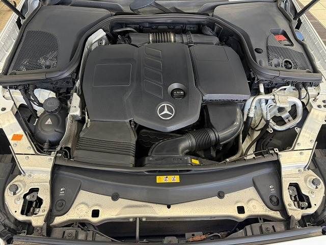 MERCEDES BENZ E class sedan