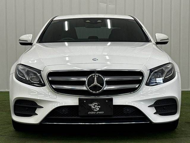 MERCEDES BENZ E class sedan