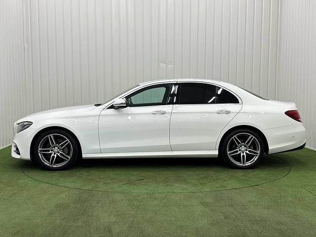 MERCEDES BENZ E class sedan